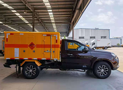 纳溪爆破器材运输车