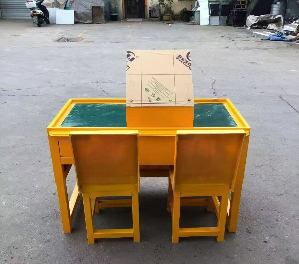纳溪防静电导通桌井下煤矿火工品发放桌：危险品流转的安全守护者