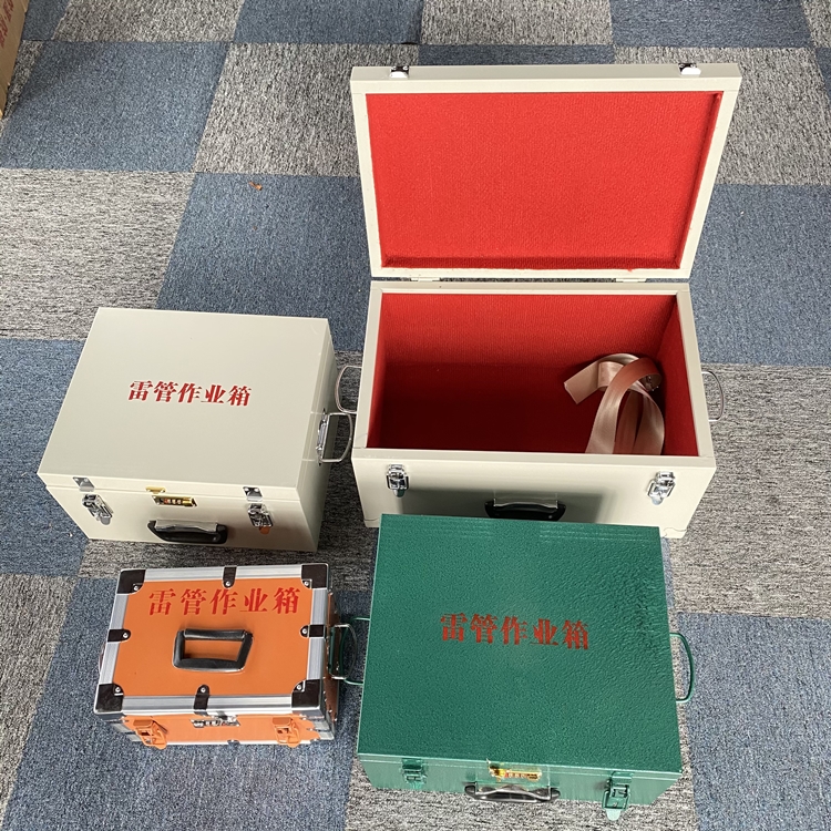 纳溪爆破工程作业箱如何选择？玻璃钢与传统材质的全面对比